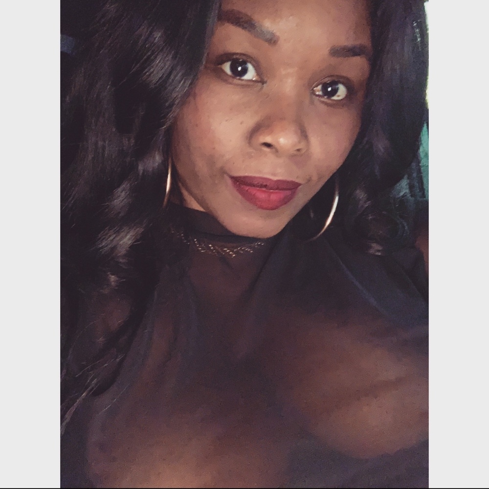 Meet your Posher, Simone